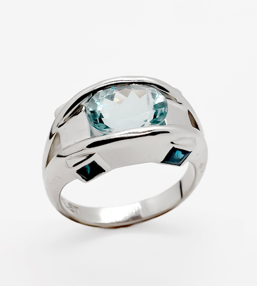 Bague entremaillage aigue marine