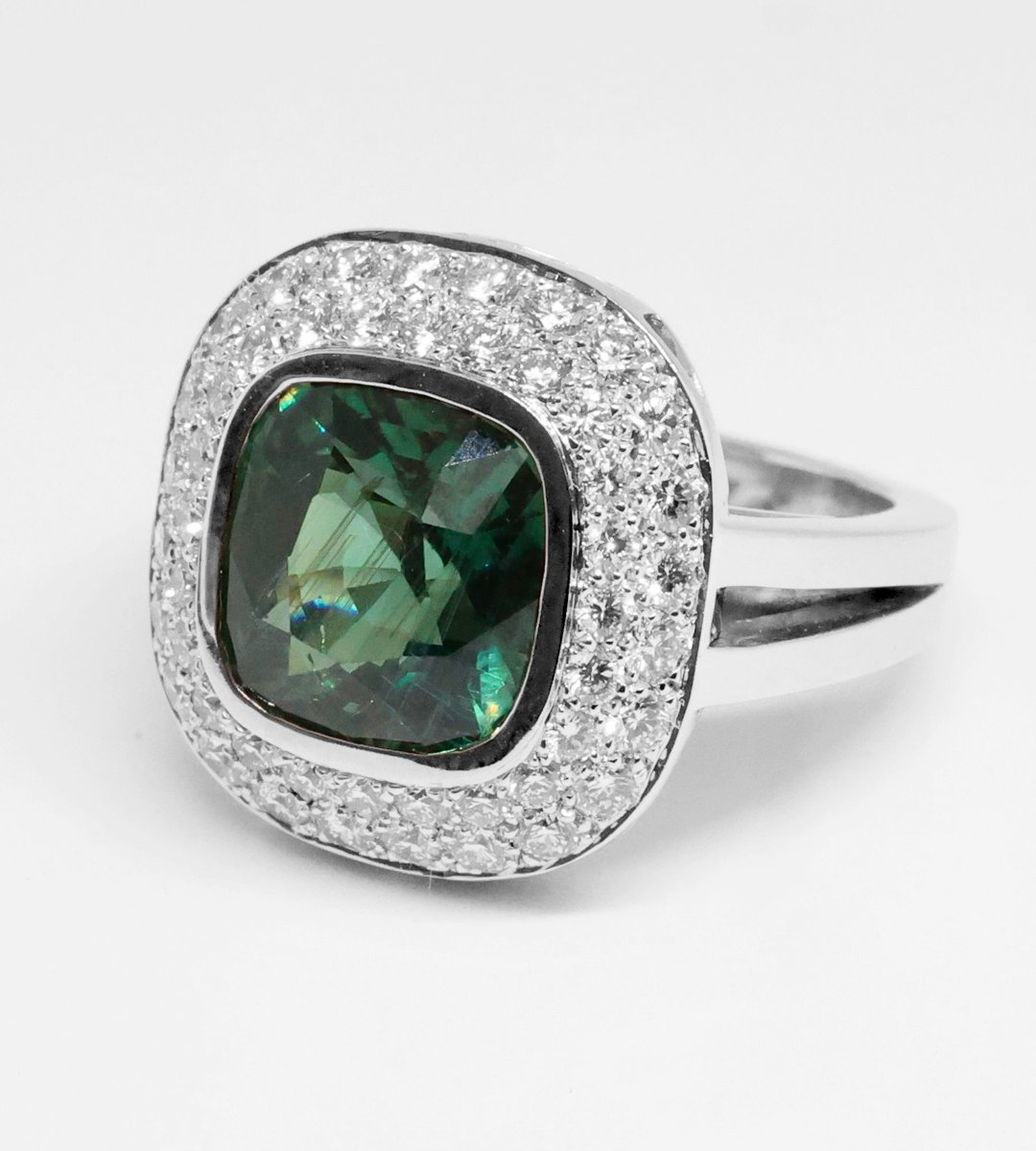 Saphir vert pavée