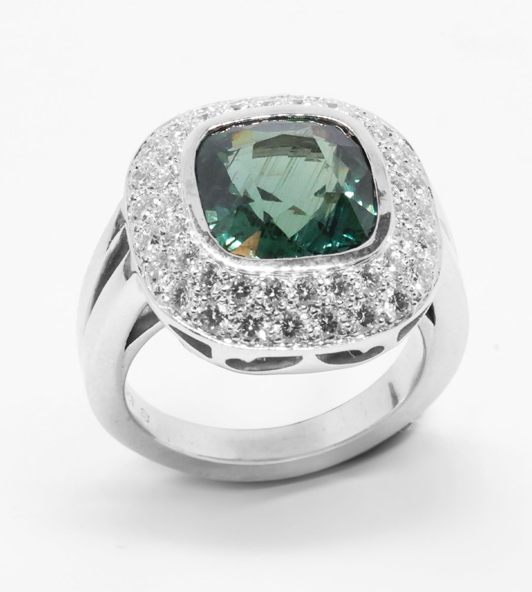 Saphir vert pavée
